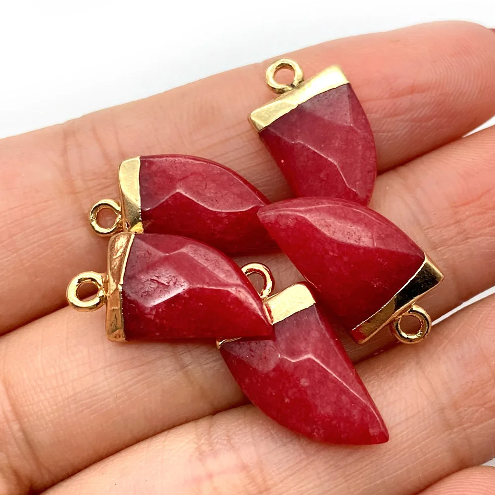 Изысканный кулон из натурального камня с расклешенным кристаллом 10x20 мм