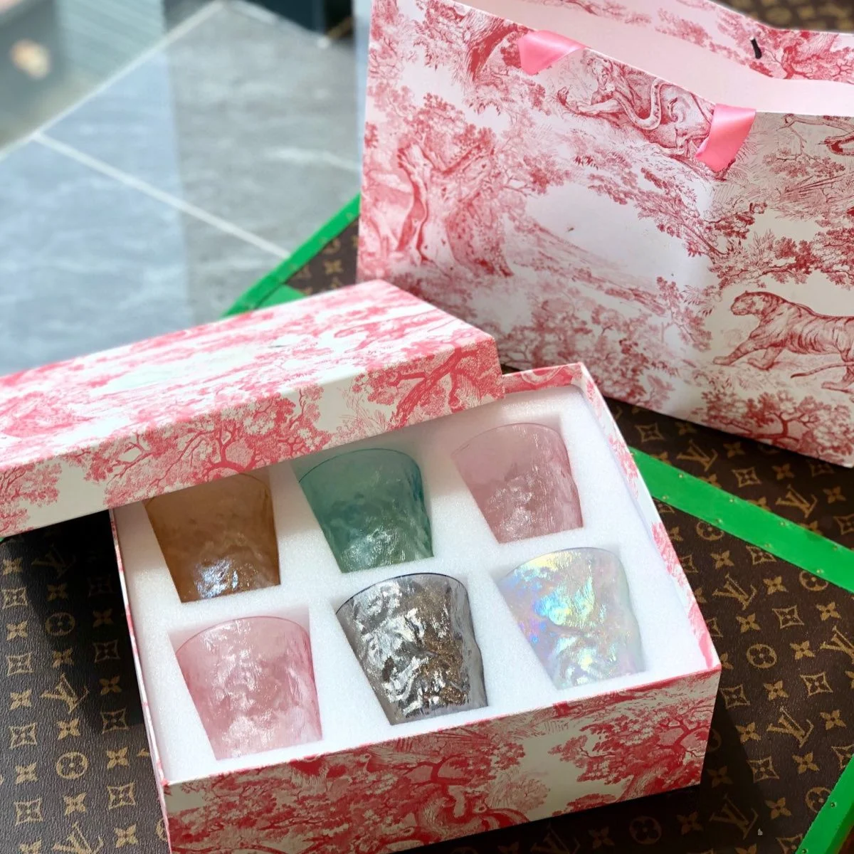 

British Colorful Light Luxury Edition Classic Vine Plaid Crystal Cup Multi color Cup Geometric Diamond Mesh Red Water Cup Color