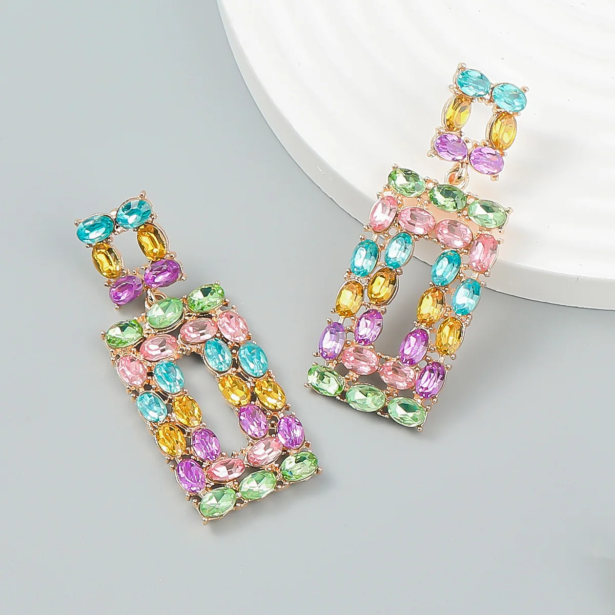 

Exaggerated Gold Color Pink Rhinestone Hollow Long Rectangle Pendant Geometric Drop Earrings for Women Fashion Jewelry Wholesale