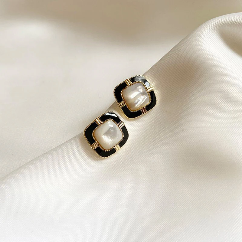 

Trendy Stud Earrings Geometry For Women Girls Metal Chain Jewelry Ladies Classic Fashion Gift Wedding Party