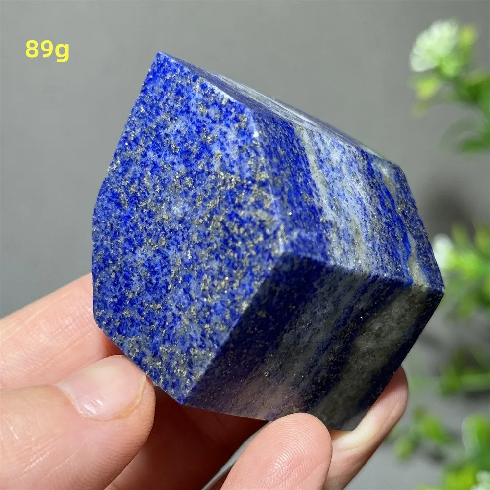 

Лазурит, нерегулярный многогранник