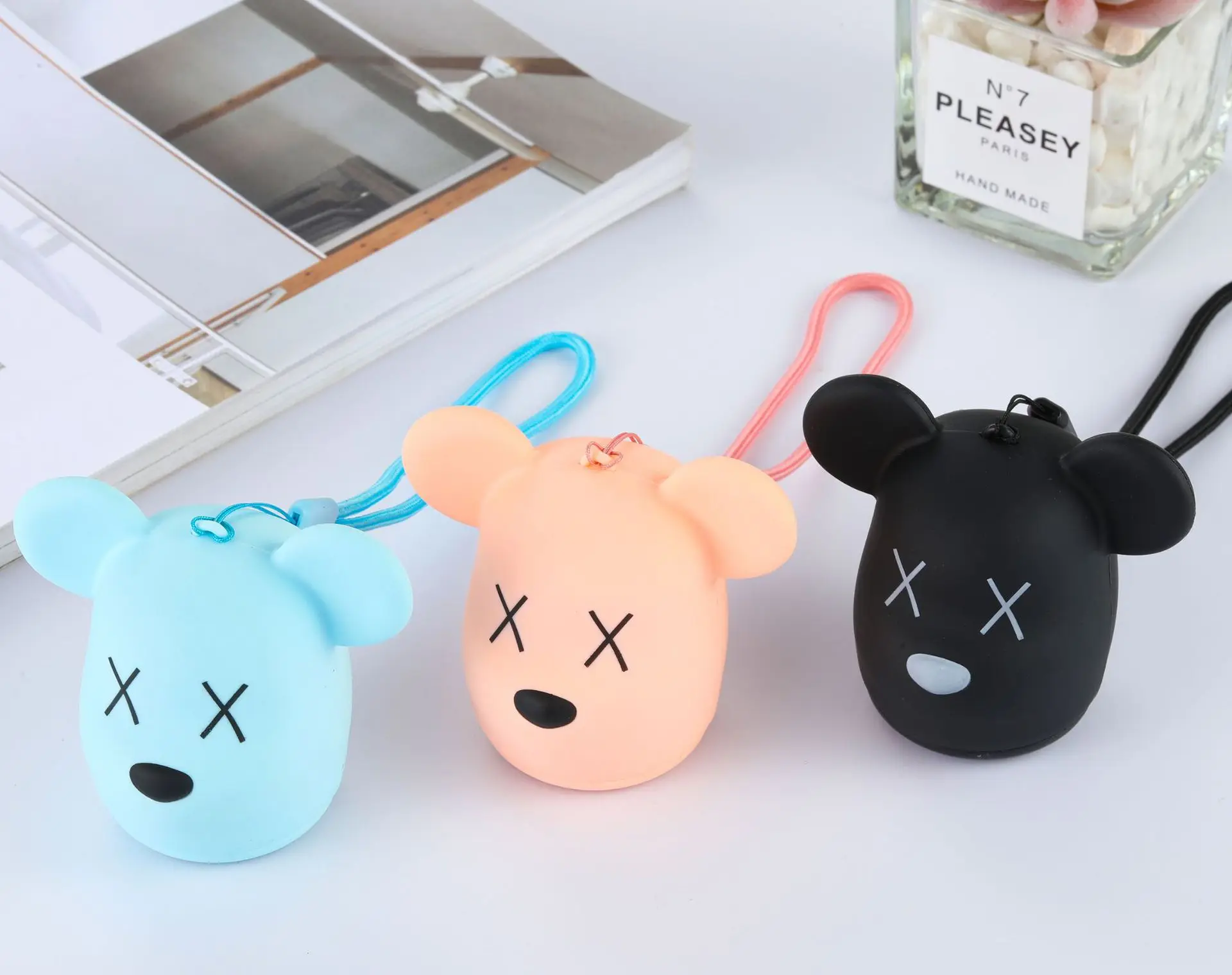 

34583465834 Беспроводная Bluetooth-колонка, портативная мини-Колонка для переноски, для улицы, креативный, милый стерео сабвуфер, большой объем, со шнурком