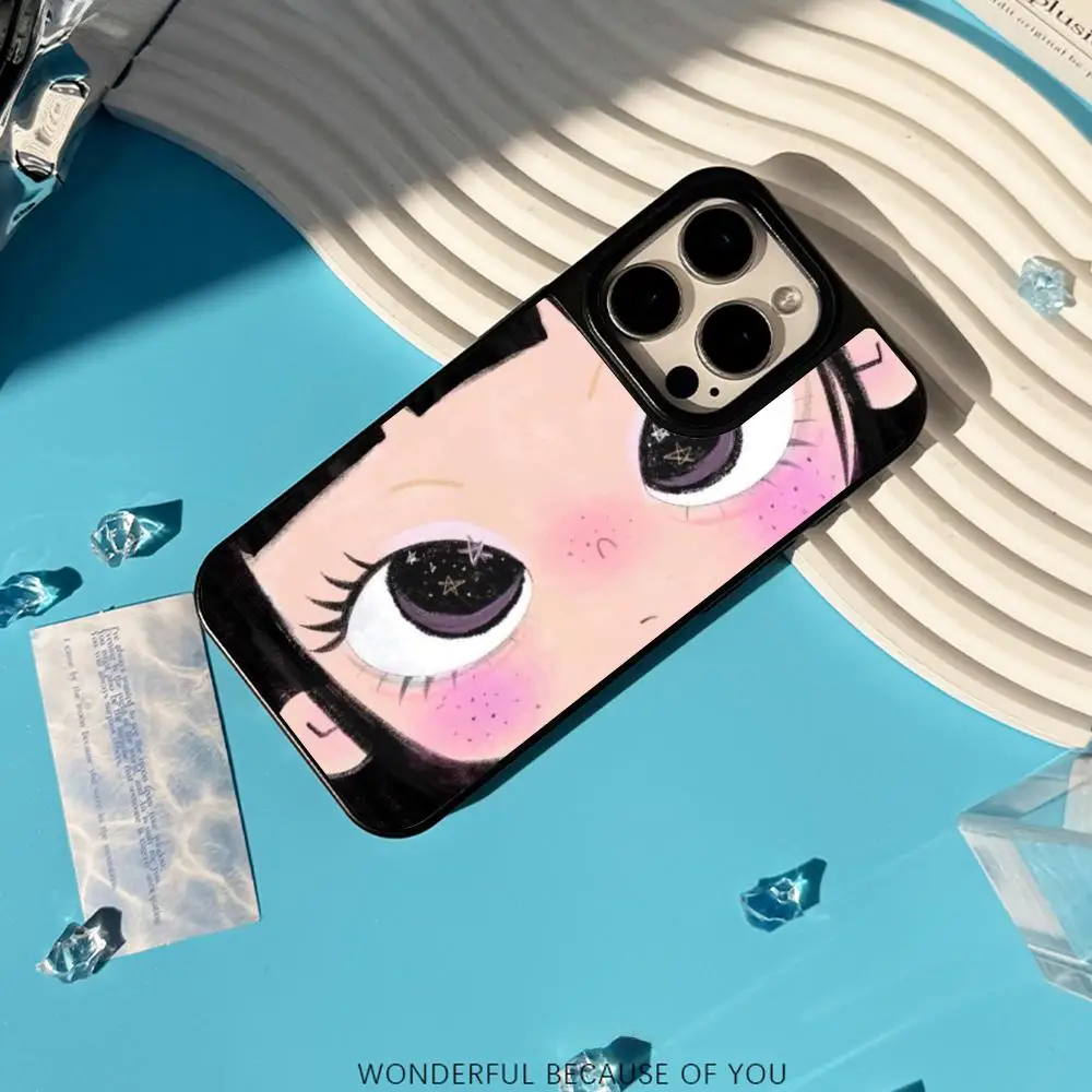 Чехол для телефона с дизайном милой девушки с большими глазами для iPhone 17, 16, 15, 14, 13, 12 Pro Max, защитный чехол из овчины с серебристой окантовкой (art.: 3920d910f6d1e) - 3920d910f6d1e