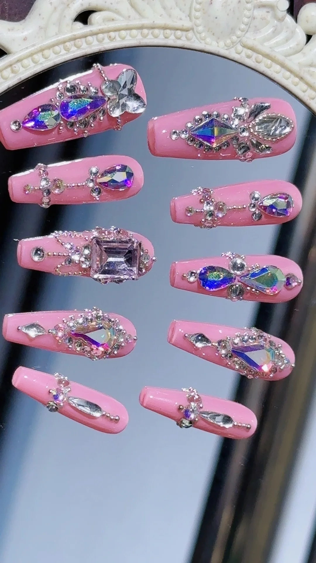 

Розовые длинные накладные ногти