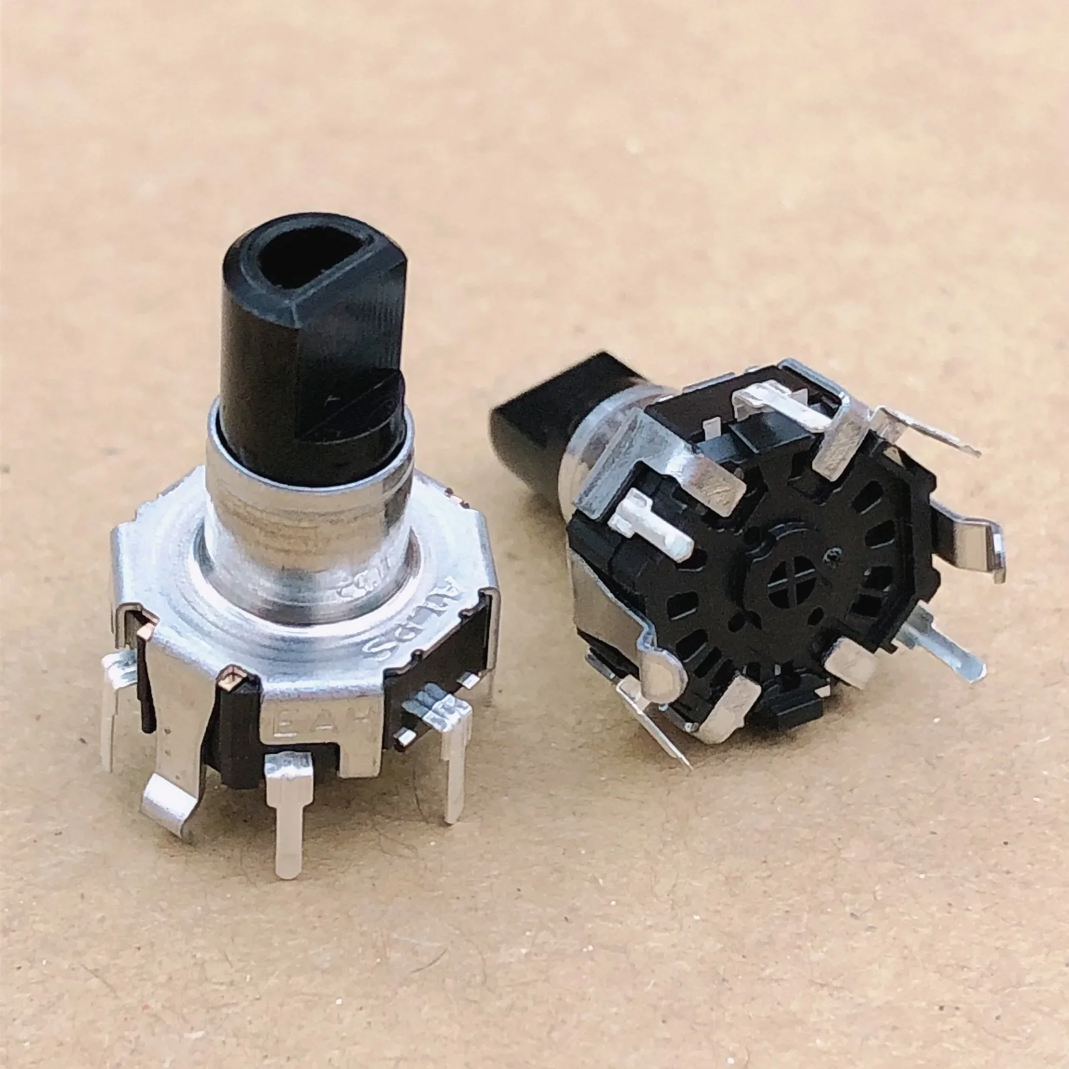 

2 шт. для поворотного энкодера ALPS EC12D 1524403 EC12D 1564402 Автомобильное навигационное аудиооборудование для радио Pioneer