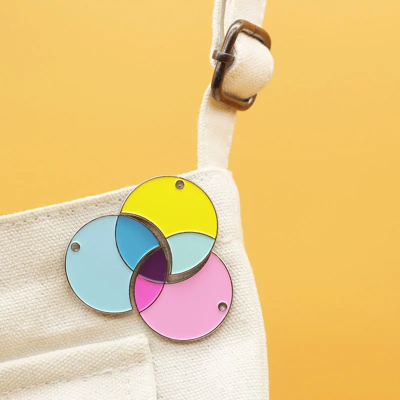 

SALeeee Korean version of creativity can love friends CMYK brooch metal enamel badge fashion decorative pin buckle