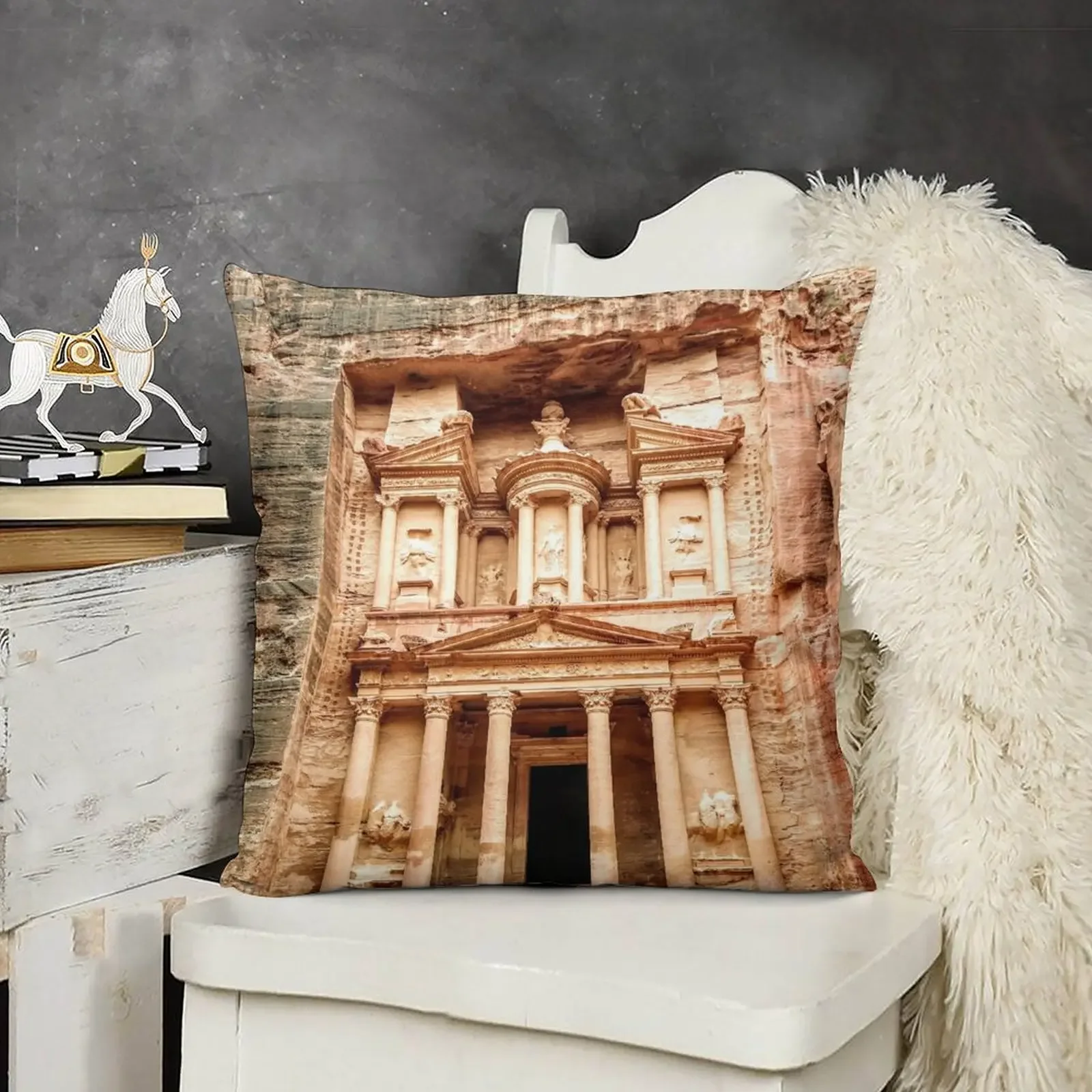 Чехол для подушки Al Khazneh (The Treasury) at Petra рождественская подушка дома кровати
