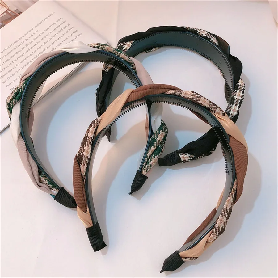 Женская повязка на голову с рисунком гусиные лапки