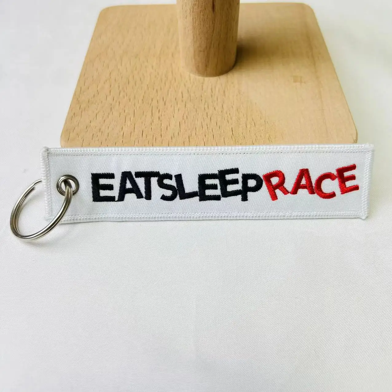 

Брелок для мотоцикла, крутой тканевый брелок с надписью, брелок для ключей с вышивкой, гоночный велосипед для BMW Honda Suzuki, аксессуары для мотоциклов