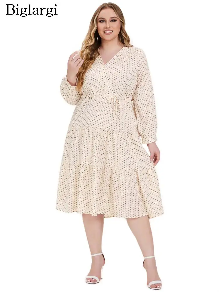 

Женское платье средней длины в горошек, с V-образным вырезом и оборками