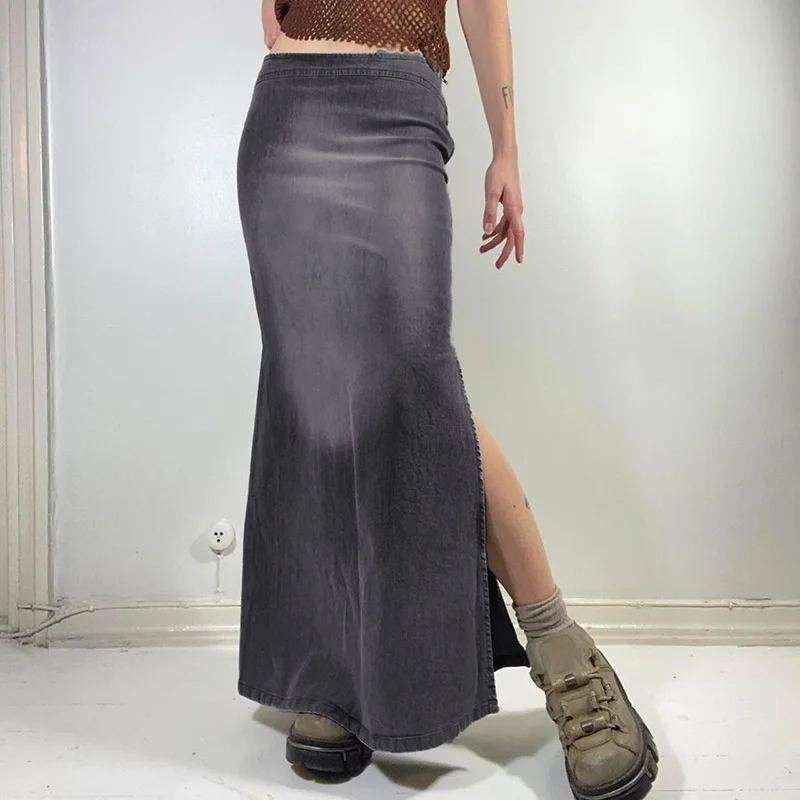 

2023 American style distressed gradient color side slit half skirt for women with spicy waist, showing a slim and long style,