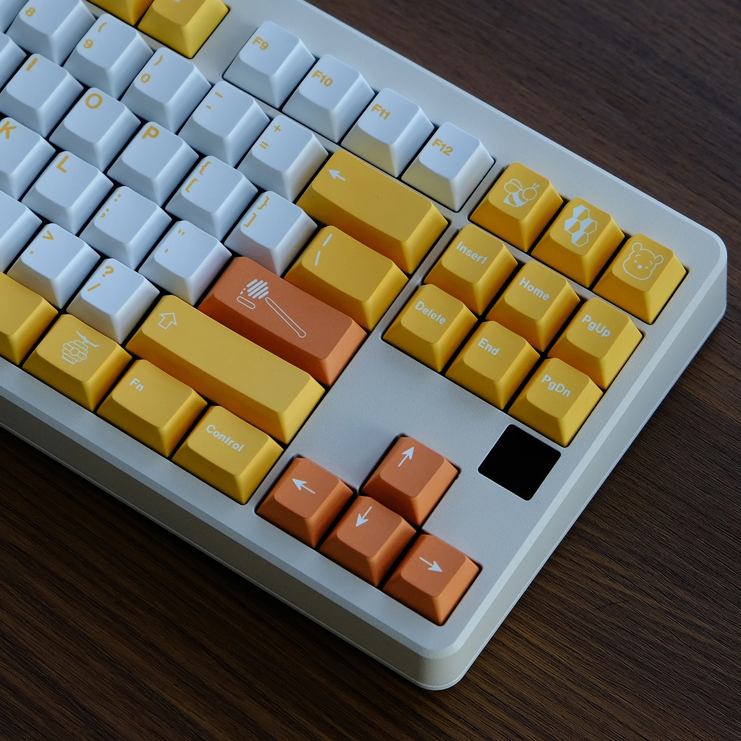 Фото Колпачки для клавиш PBT GMK Honey, колпачки для клавиш с вишневым профилем, сублимационная краска GMK, колпачки для клавиш с клоном для механической клавиатуры MX Switch №3