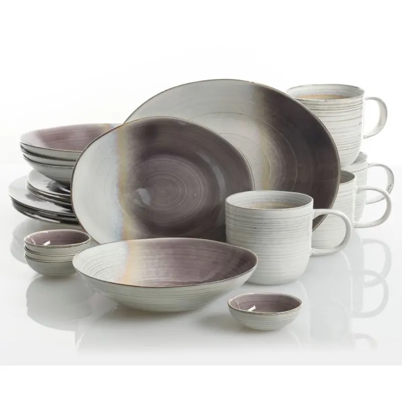 

by Chrissy Teigen Aubergine Blush 20-piece Dinnerware Set