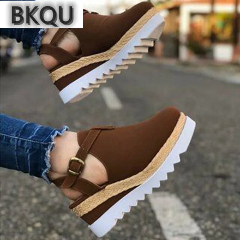 

Женские босоножки большого размера на танкетке с круглым носком