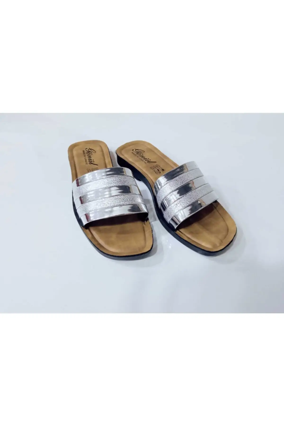 

Women's Slippers