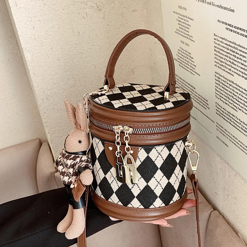 Женская сумка-мессенджер из овечьей кожи