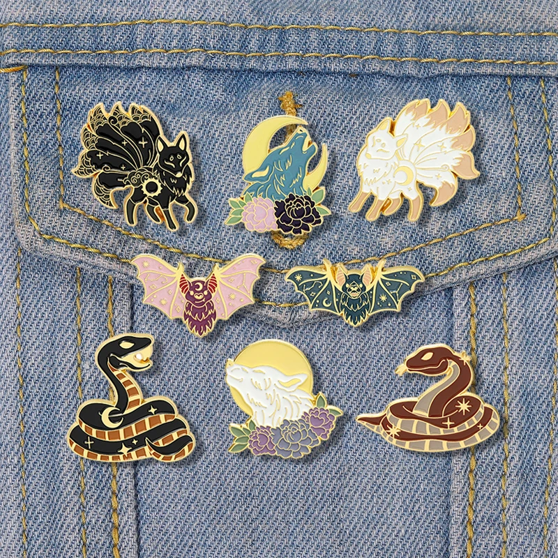 

Personalized Starry Animal Enamel Brooch Flower Fox Bat Wolf Snake Pin Black White Fashion Sun Moon Star Badge Jewelry Gift