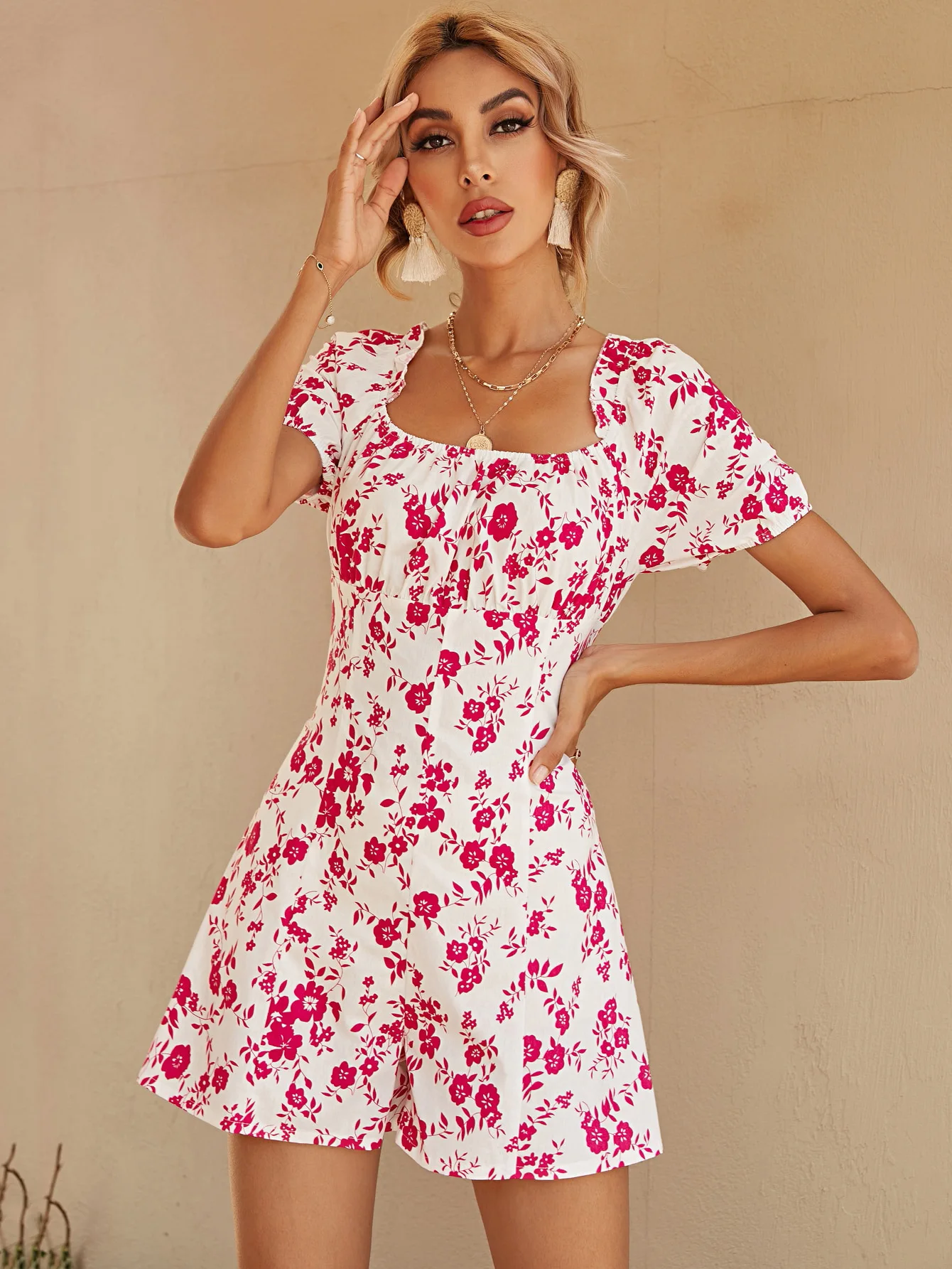 WildPinky New Cotton Floral Print Tie Up Backless Women Romper Summer Short Sleeves Casual Rompers Square Collar Elastic Overall