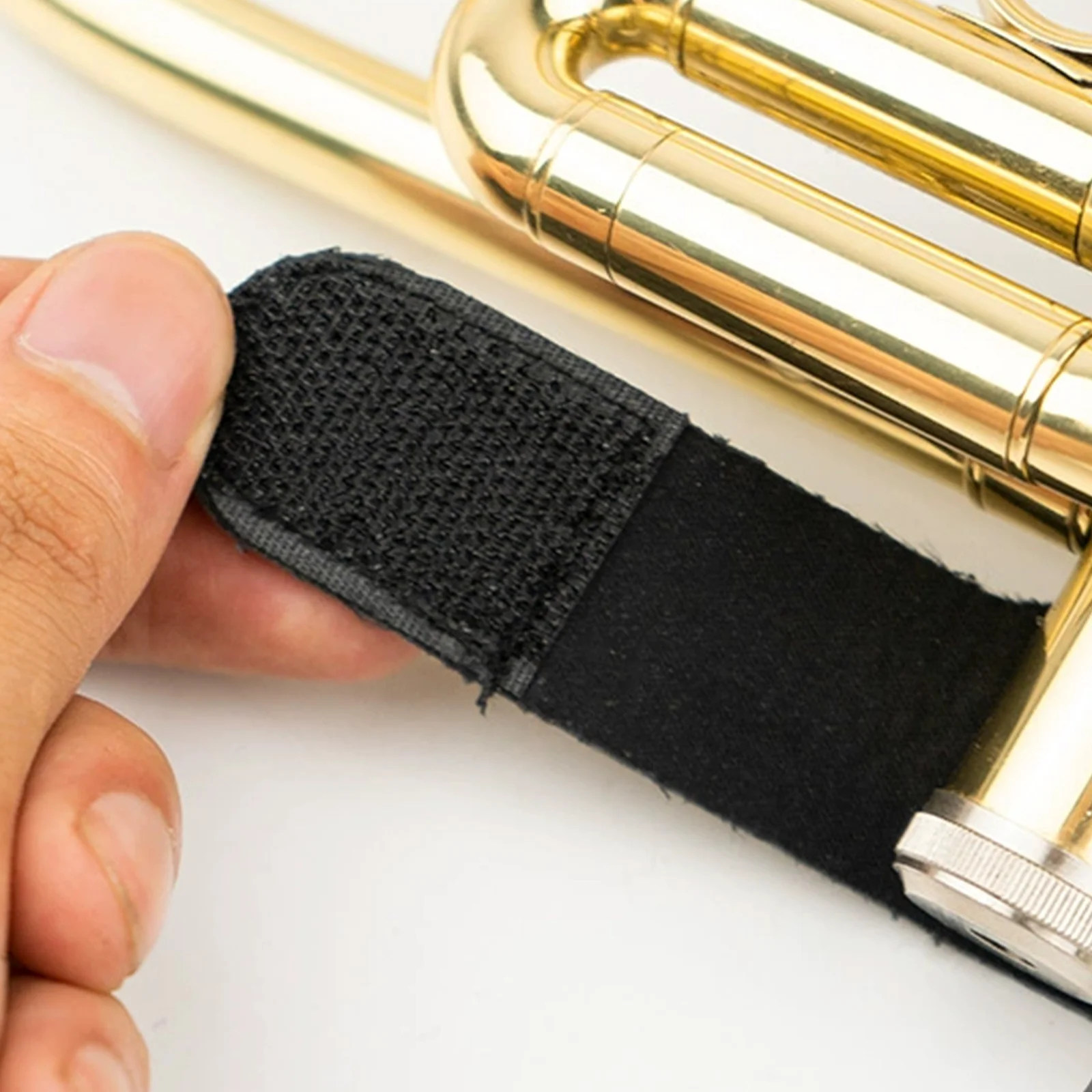 B Flat Trumpet Instrument Защитная крышка для поршня Накладка рук (черная) Клапан Маленькая