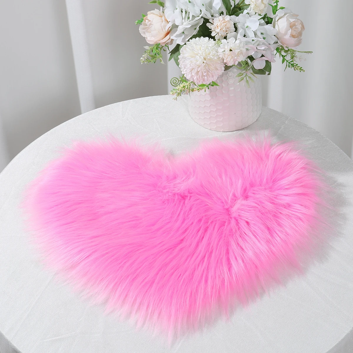 Искусственный ковер в форме сердца из искусственной шерсти