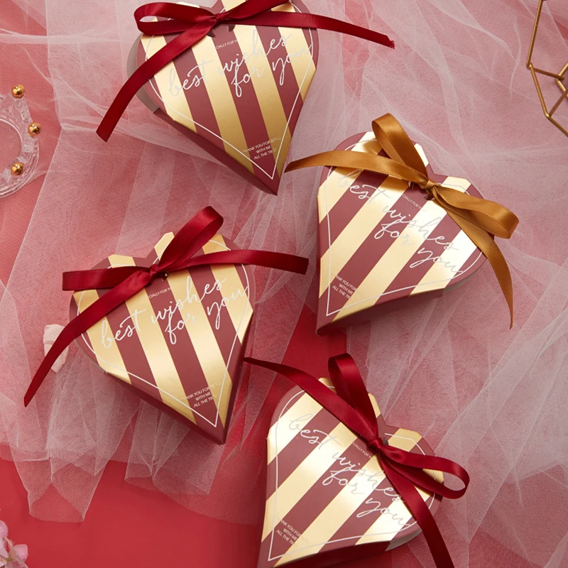 

Love-Type Wedding Candy Box European-Style Ins Style Wedding Celebration Forest Gift Box With Hand Gift Packaging Carton