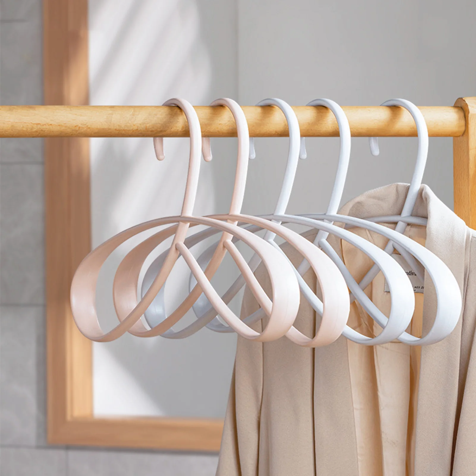 

10pcs Arc Design Clothes Hanger Traceless Coat Clothes Pants Skirts Shirt Drying Hangers for Closet Organizer Clothes Hangers