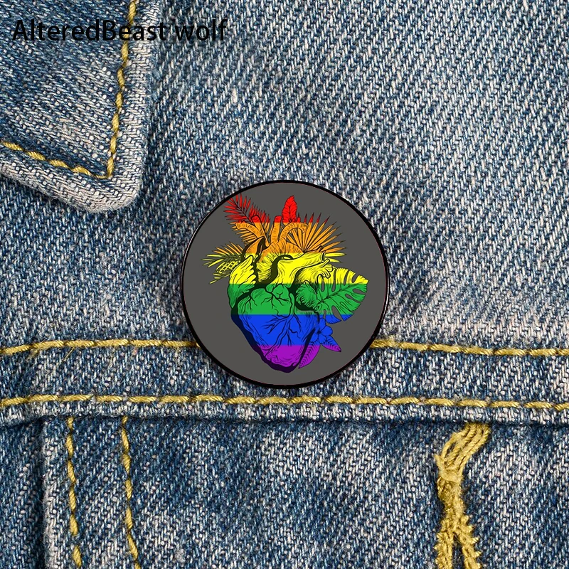 

Pride Flag heart Pin Custom cute Brooches Shirt Lapel teacher tote Bag backpacks Badge Cartoon gift brooches pins for women