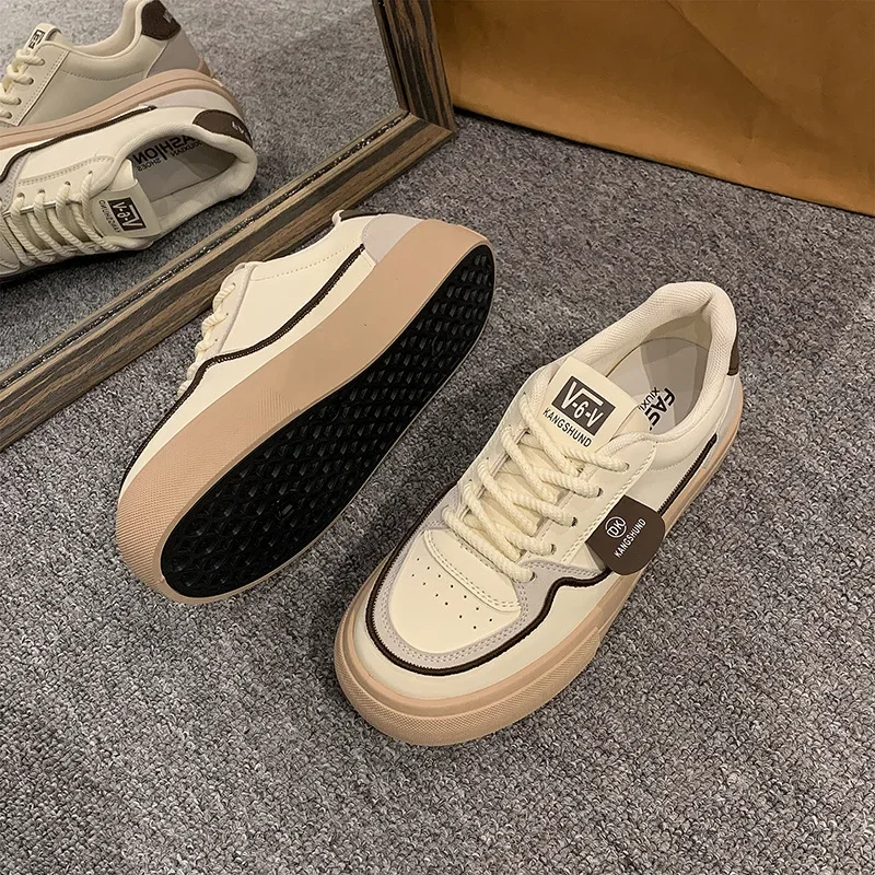 Кроссовки женские легкие на плоской подошве Спортивная повседневная модная