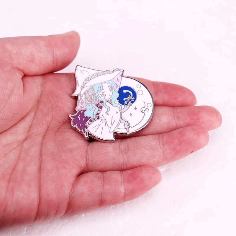 Эмаль брошь Лунная Ведьма