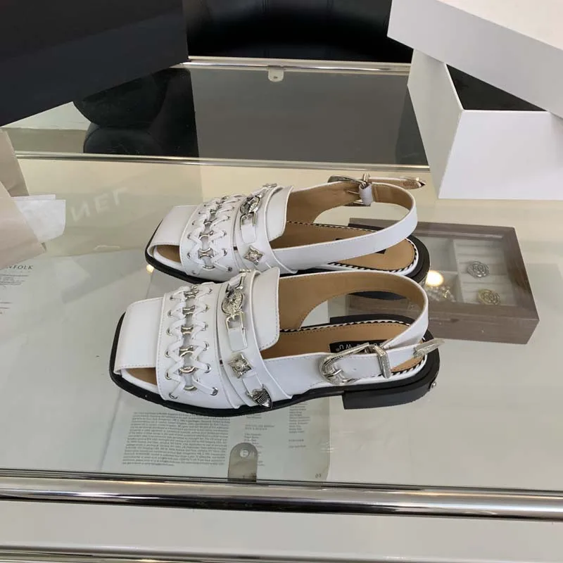 Сандалии женские с ремешком на пятке дизайнерские туфли металлическими