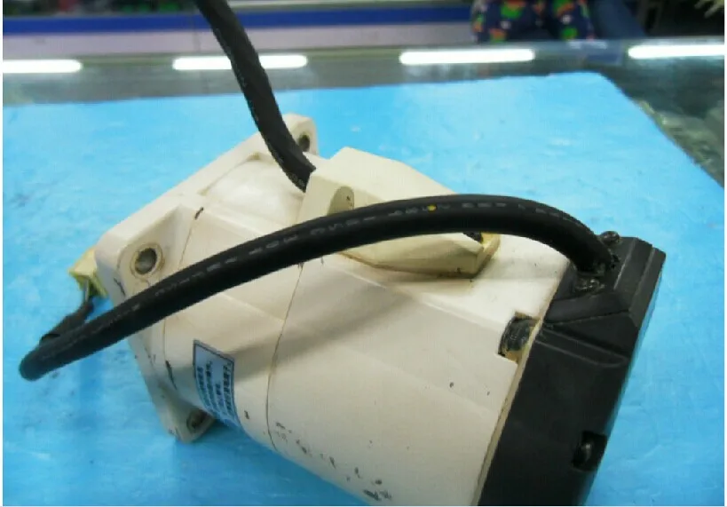 Б/у 100% протестированный серводвигатель переменного тока MQMA042P1B * в наличии