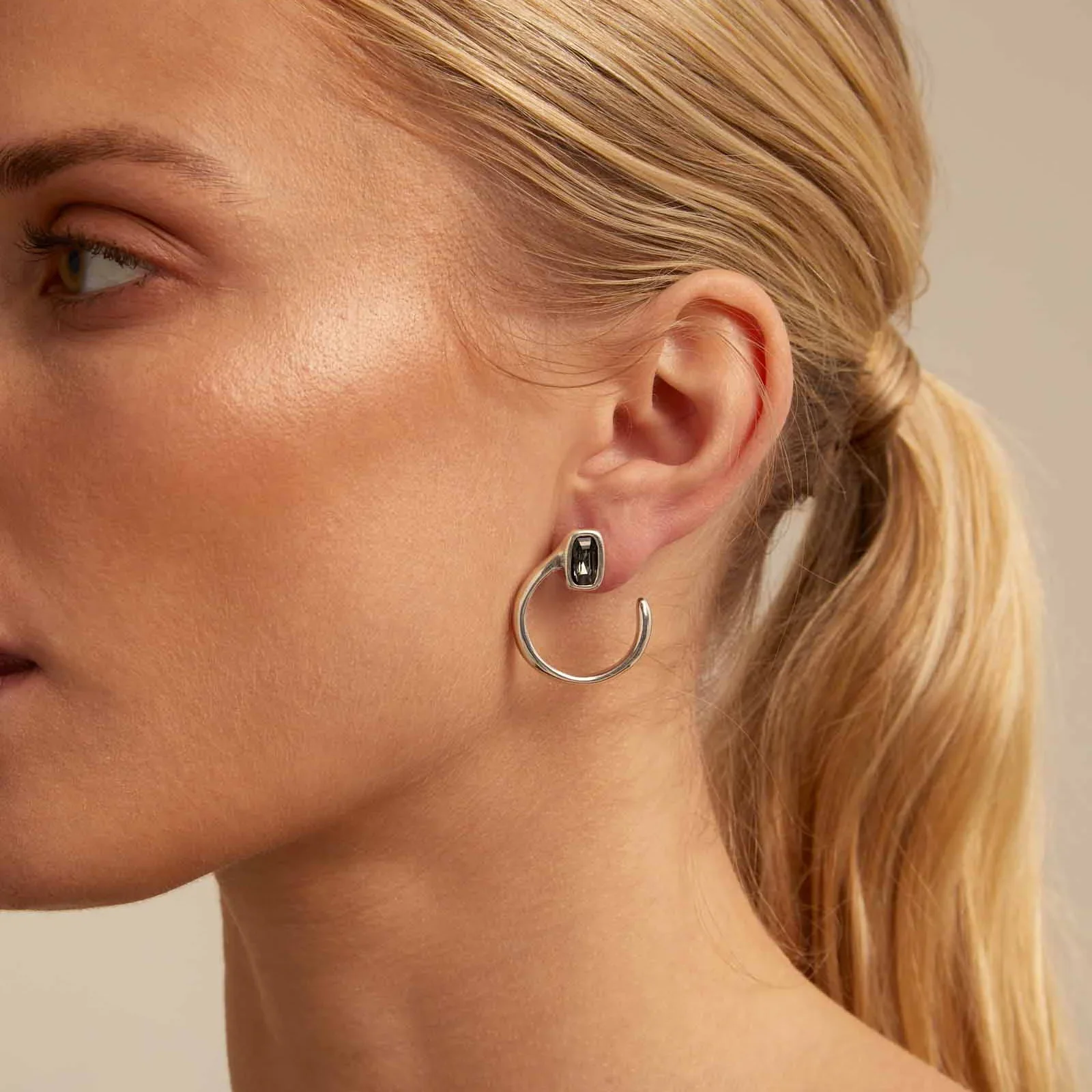 Серьги uno de 50 с жемчугом. Уно 50 серьга. Каф swarovski droplet. Серьги uno. Серьги уно де 50.