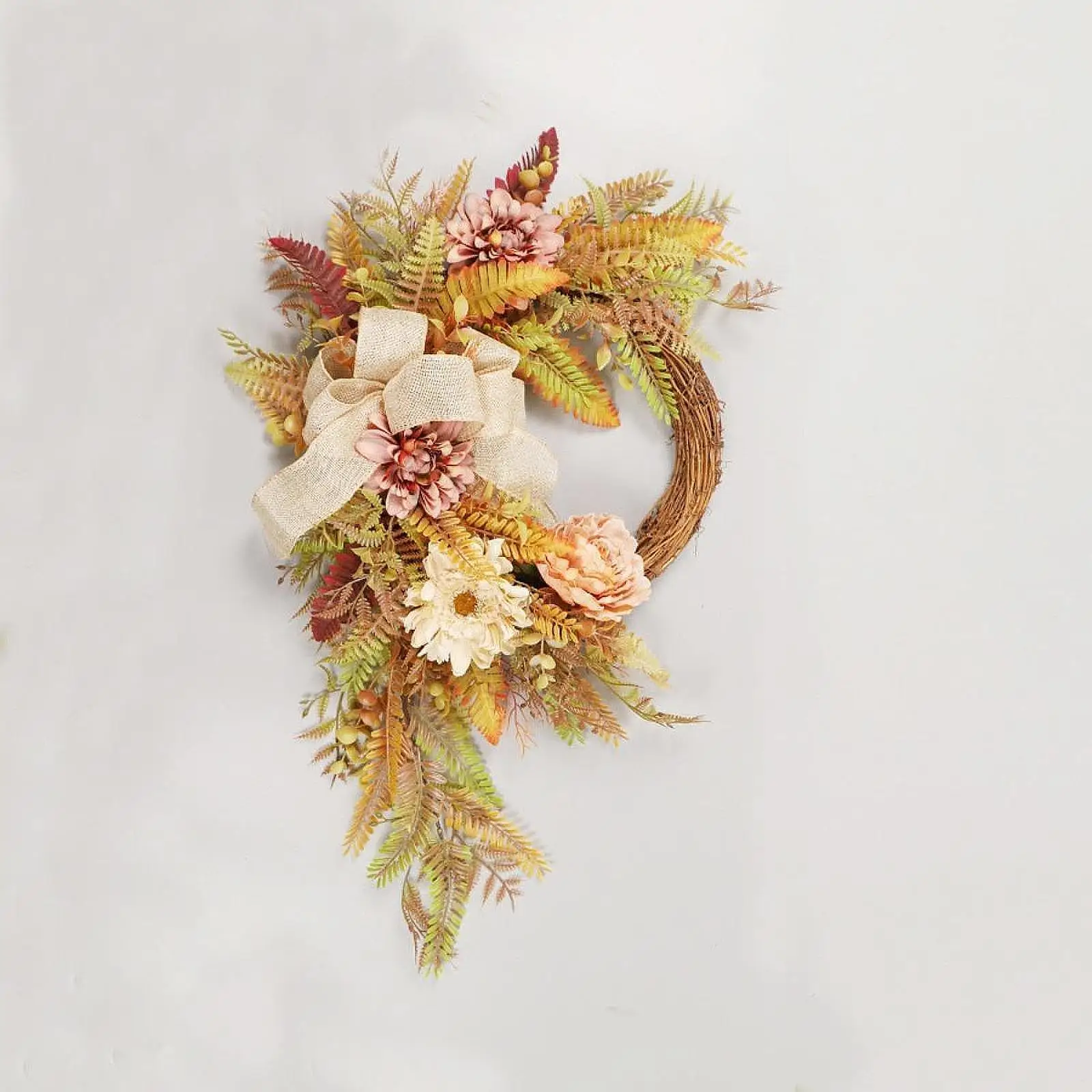 Осенний венок с подсветкой Реалистичный искусственный в рустикальном стиле для