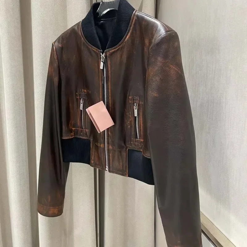 Женское демисезонное пальто из натуральной овчины с круглым вырезом