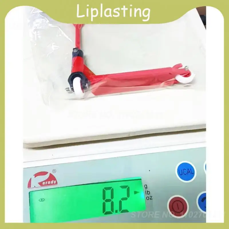 

Пальчиковый скутер, креативная забавная интерактивная игрушка, высококачественные пальчиковые игрушки, подарок для детей, игрушки для катания на коньках случайного цвета, миниатюрный сплав