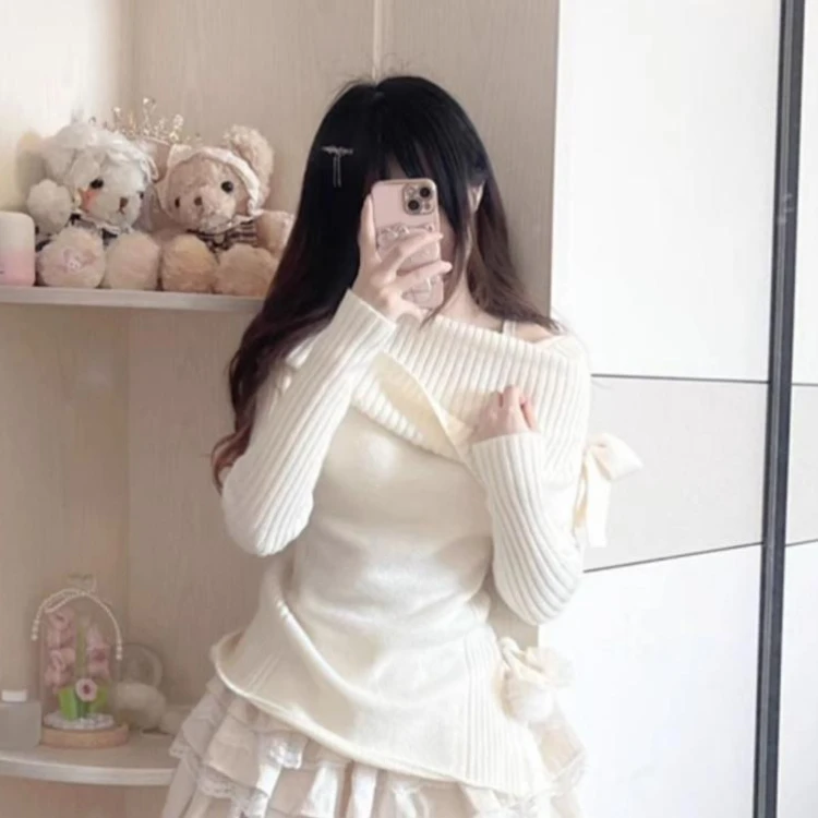 Женский комплект из двух предметов облегающий трикотажный топ с вырезом