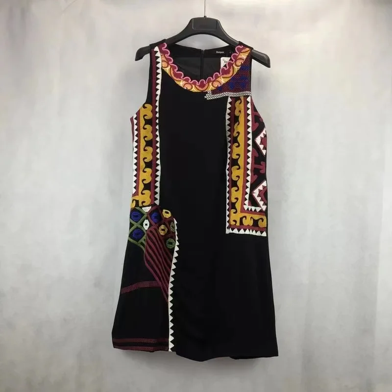 

spain D Summer round neck black ethnic embroidery waist slim dress