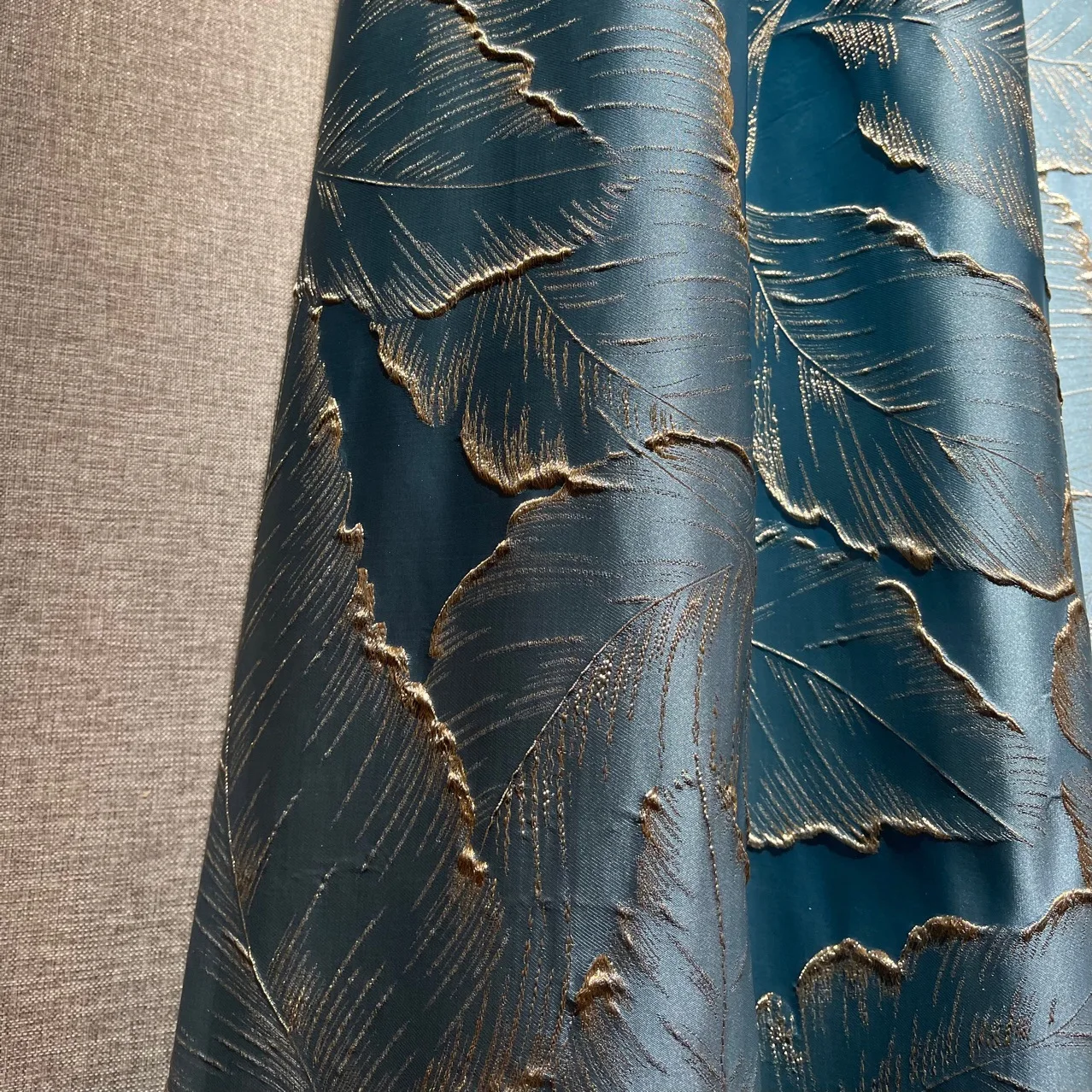 

Embossed Curtains for Living Room Dining Bedroom Three-dimensional Gold Leaf Modern Light Luxury Blackout Curtain
