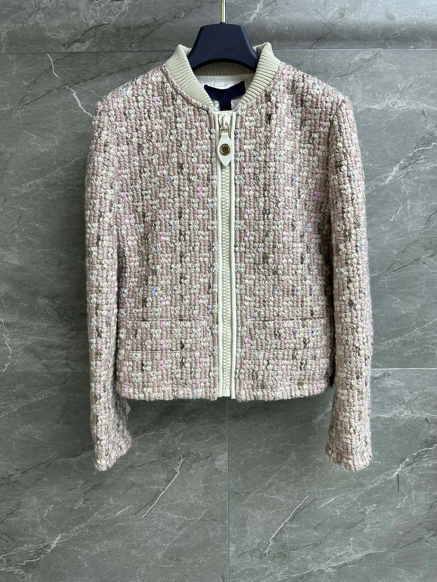 

Розовое твидовое пальто 2023Pink с воротником-стойкой, дизайн с вырезом, розово-розовый цвет, нежное снижение возраста, advanced9.21