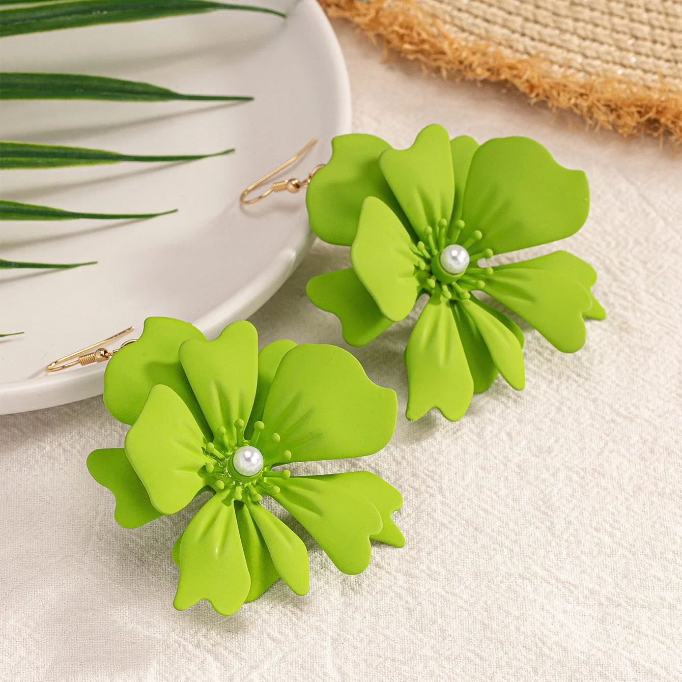 Геометрические серьги-гвоздики для женщин