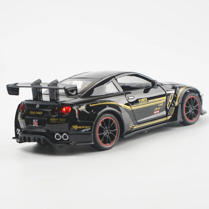 Модель автомобиля NISSAN GTR R35 из сплава 1:32