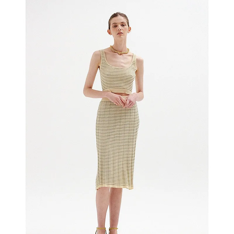 

2022 Summer New Arrival Woman Beige Elasticated Waist Striped Ribbed Knitted Skirt Ruffled Hem Pencil Skirt Drop