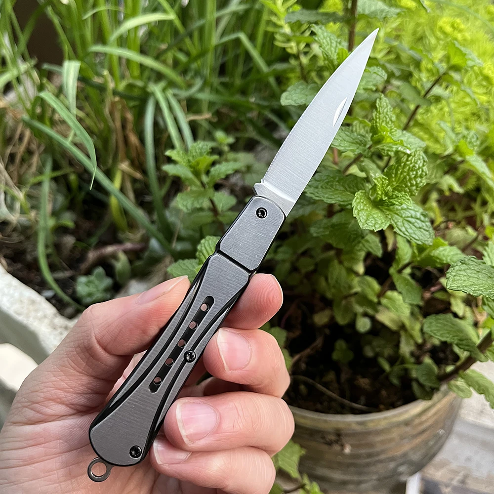 

High hardness folding knife tool mountain climbing camping, fishing, barbecue knife outdoor survival knife Tool