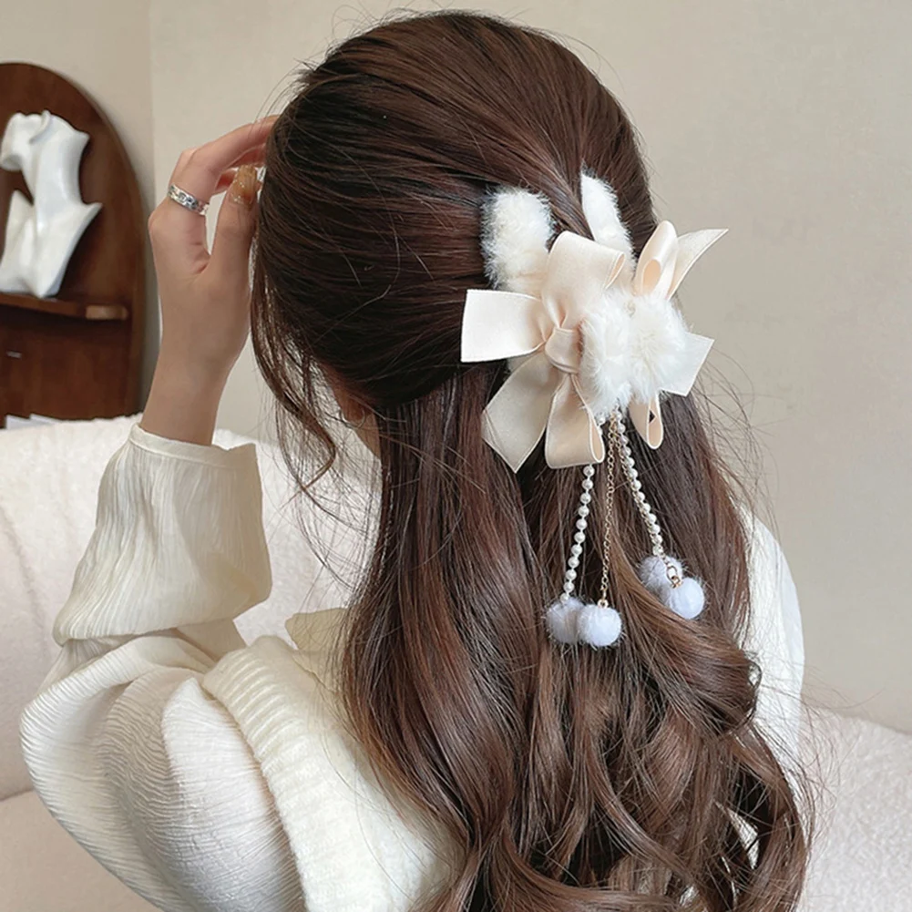 

Winter Plush Hair Claw Elegant Pearl Tassel Hairpins Faux Fur Hair Clip Barrette Crab Headwear for Women Girls Hair Accessories