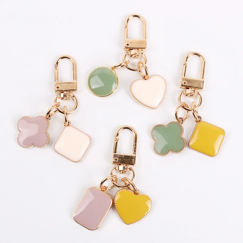 

Fashion Headphone Pendant Keychain Simple Wild Color Heart-shaped Keychain Popular Creative Alloy Car Key Girl Cute Keyring Gift