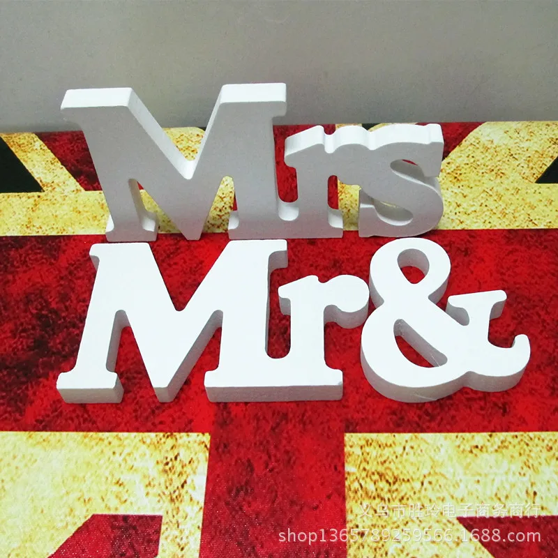 

3pcs White Red Mr & Mrs wooden alphabet letter Sign Set for Wedding Birthday Party Home Decoration Sweetheart Table Decor
