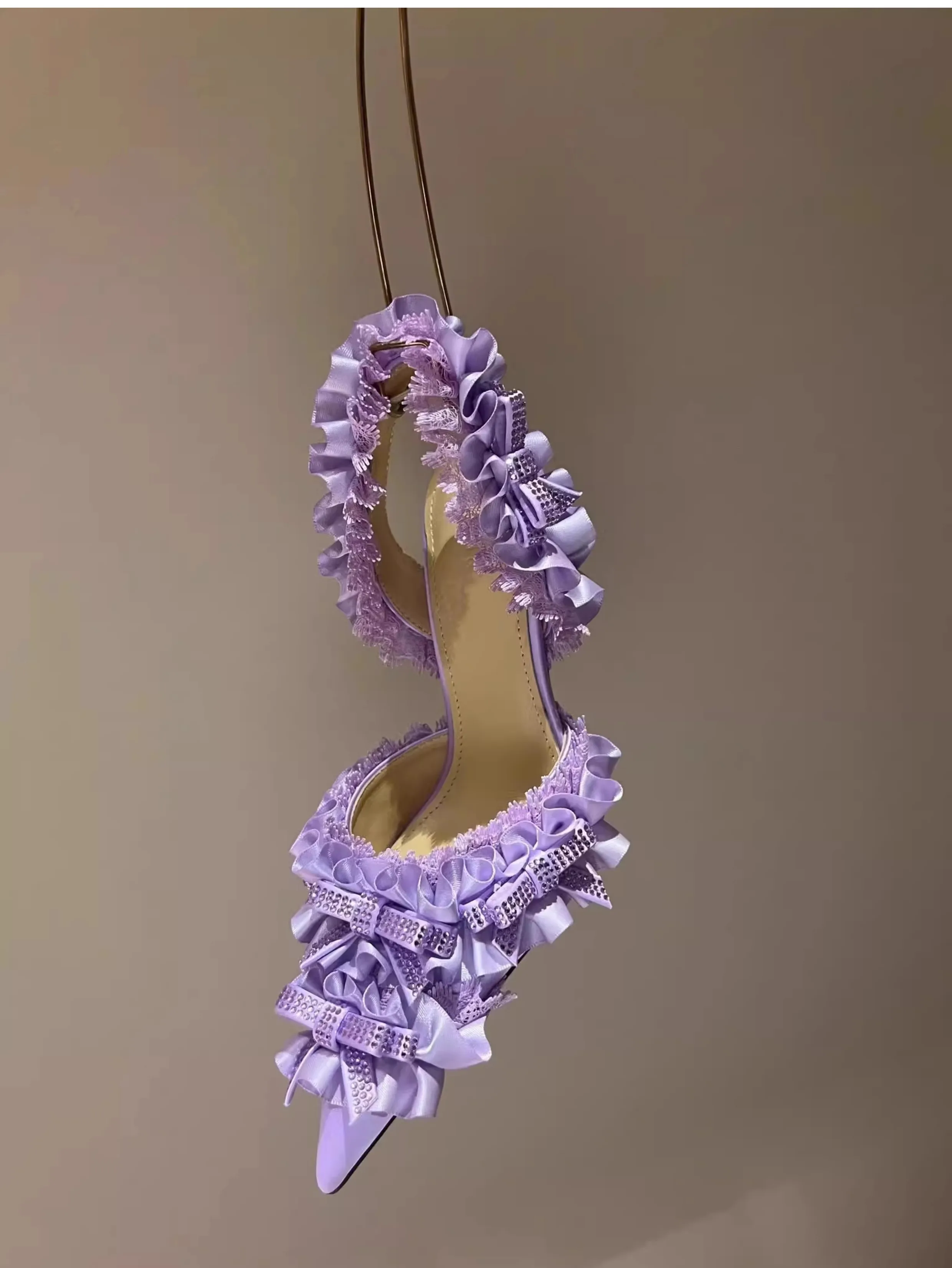 Новинка 2024 высококачественные туфли с острым носком привлекательные кружевные