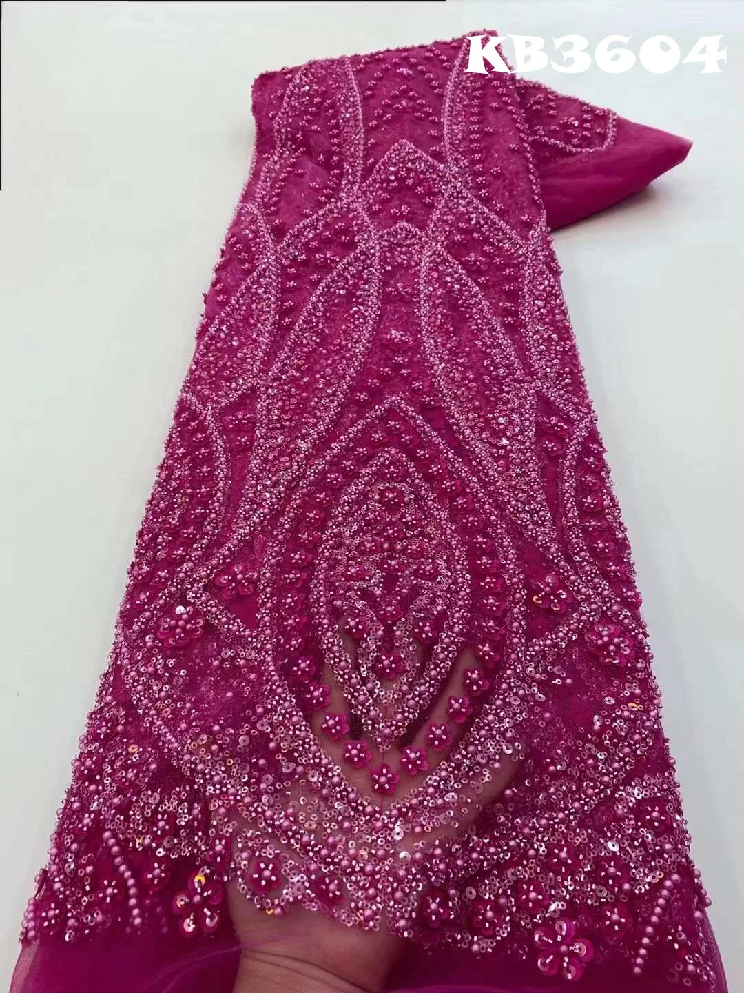 Кружевная ткань с бисером