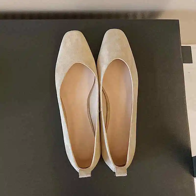 Женские кожаные туфли на плоской подошве с квадратным носком