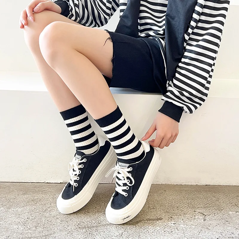 5Pairs Casual Black White Striped Women Socks Simple Letter Embroidery Middle Tube Socks Hip Hop Skateboard Breathable Sock